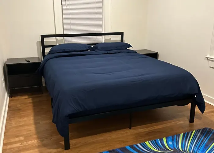 Opulent Bedroom By Downtown Atl Room 1