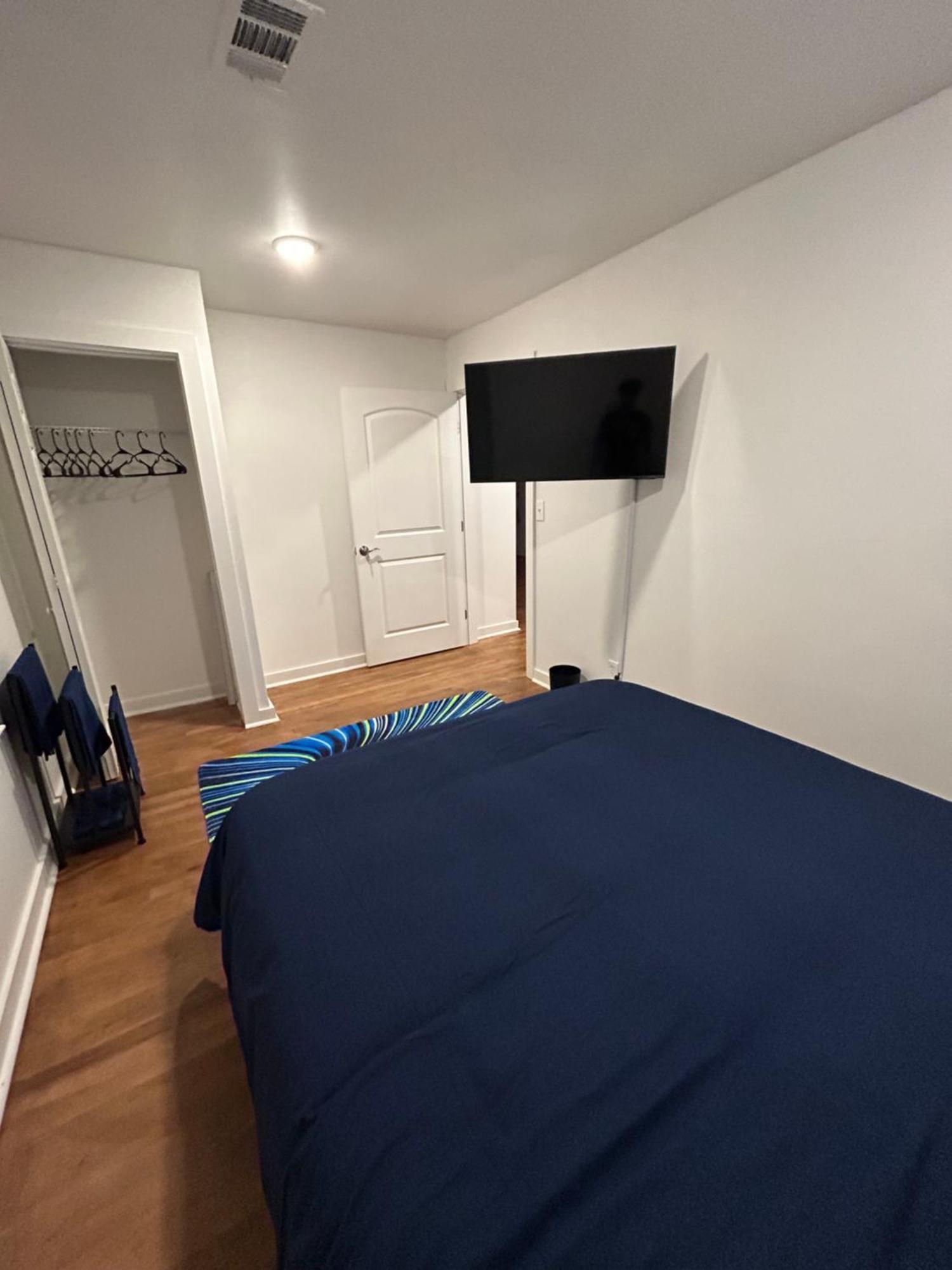 Gasthof Opulent Bedroom By Downtown Atl 1